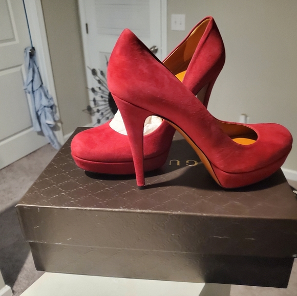 Brand New Authentic Gucci Pumps - Picture 4 of 4